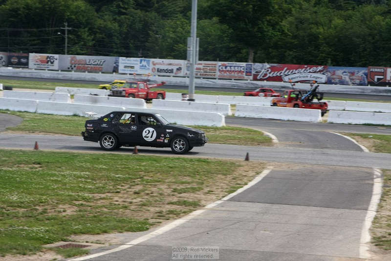 Illustration for article titled The 24 Hours Of LeMons New England 2009 Über Gallery, Part 2